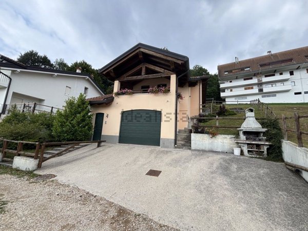 casa indipendente in vendita a Tonezza del Cimone