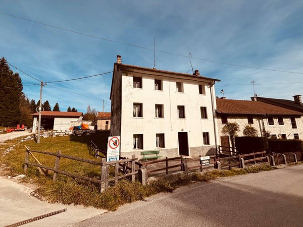 casa indipendente in vendita a Tonezza del Cimone