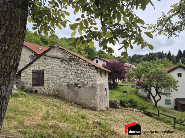 casale in vendita a Tonezza del Cimone