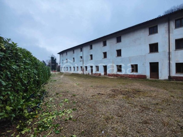 negozio in vendita a Torrebelvicino