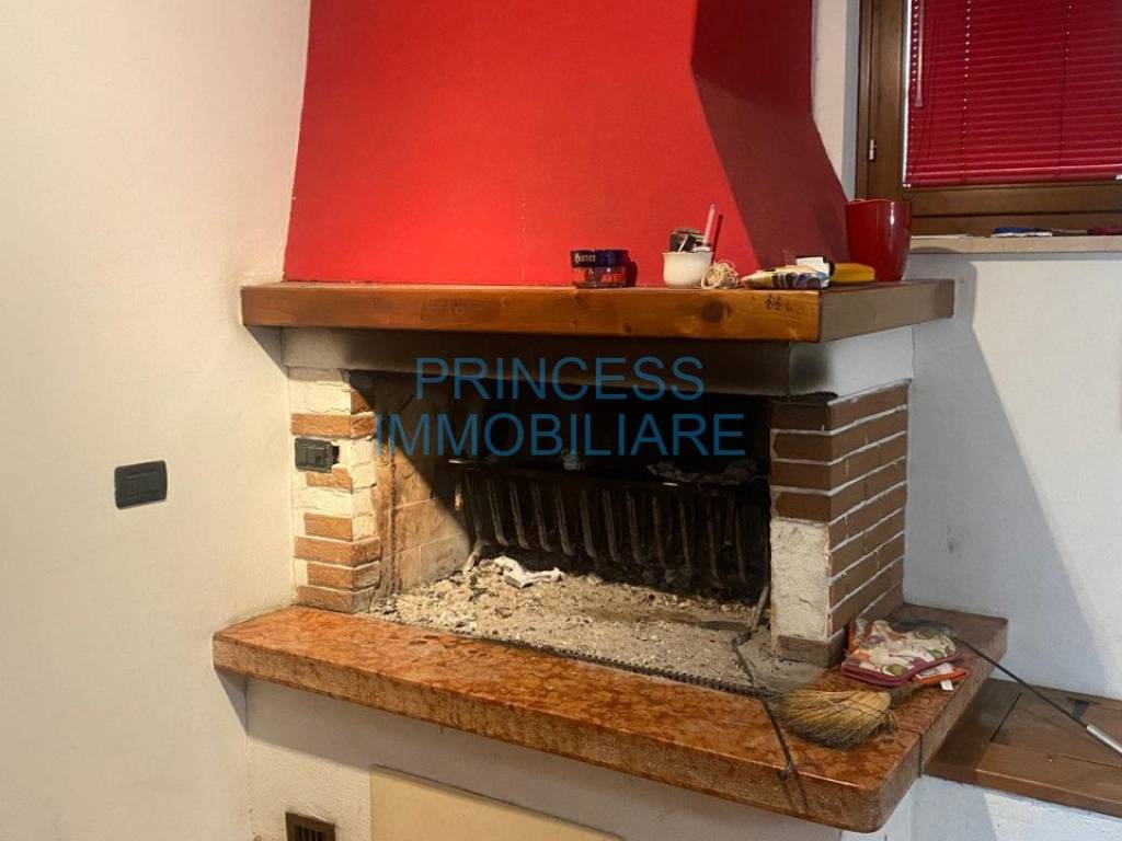 casa indipendente in vendita a Torrebelvicino in zona Pievebelvicino