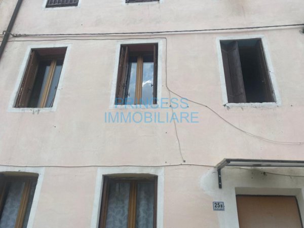casa indipendente in vendita a Torrebelvicino