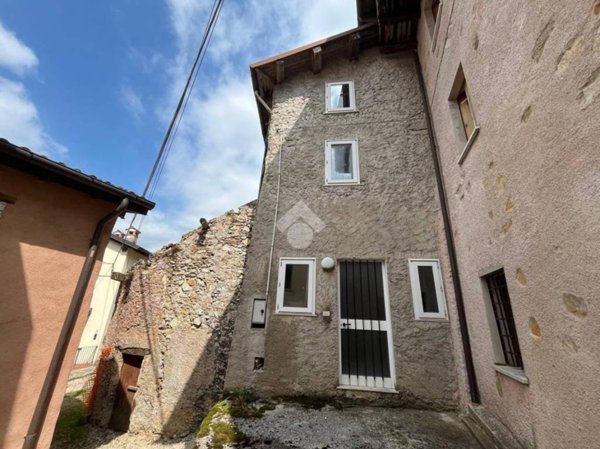 casa indipendente in vendita a Torrebelvicino