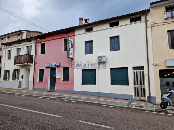 casa indipendente in vendita a Torrebelvicino