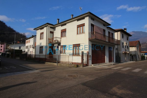 casa indipendente in vendita a Torrebelvicino in zona Pievebelvicino