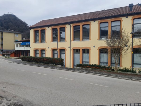 ufficio in vendita a Torrebelvicino in zona Pievebelvicino