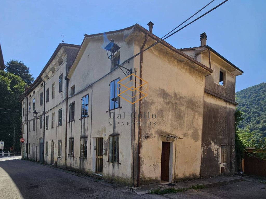 casa indipendente in vendita a Torrebelvicino