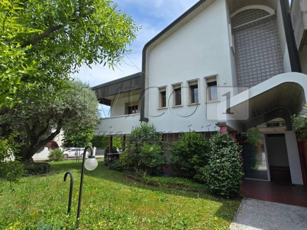 casa indipendente in vendita a Torri di Quartesolo