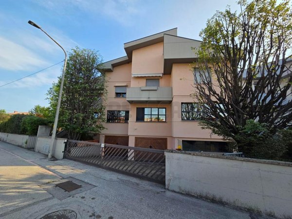 casa indipendente in vendita a Torri di Quartesolo