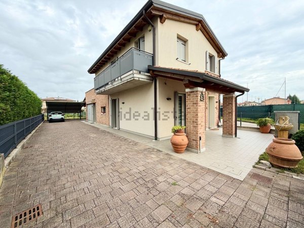casa indipendente in vendita a Torri di Quartesolo in zona Lerino
