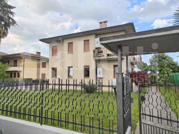 appartamento in vendita a Torri di Quartesolo in zona Marola