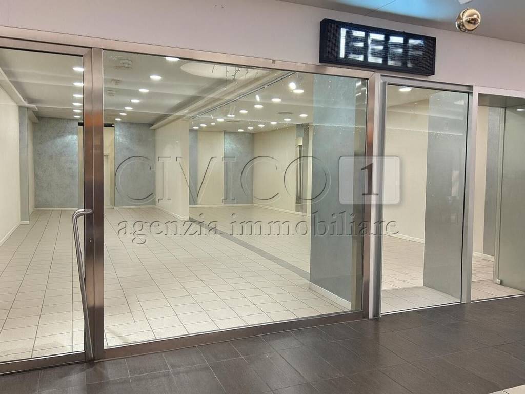 negozio in vendita a Torri di Quartesolo