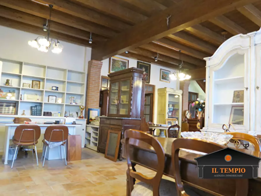 negozio in vendita a Torri di Quartesolo in zona Marola