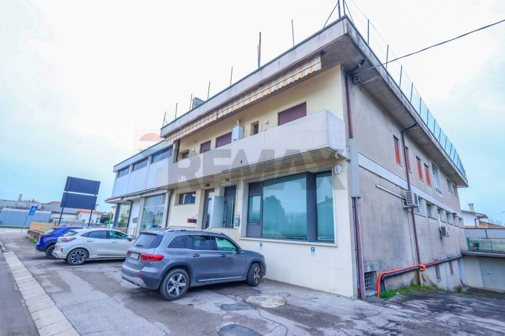 ufficio in vendita a Torri di Quartesolo