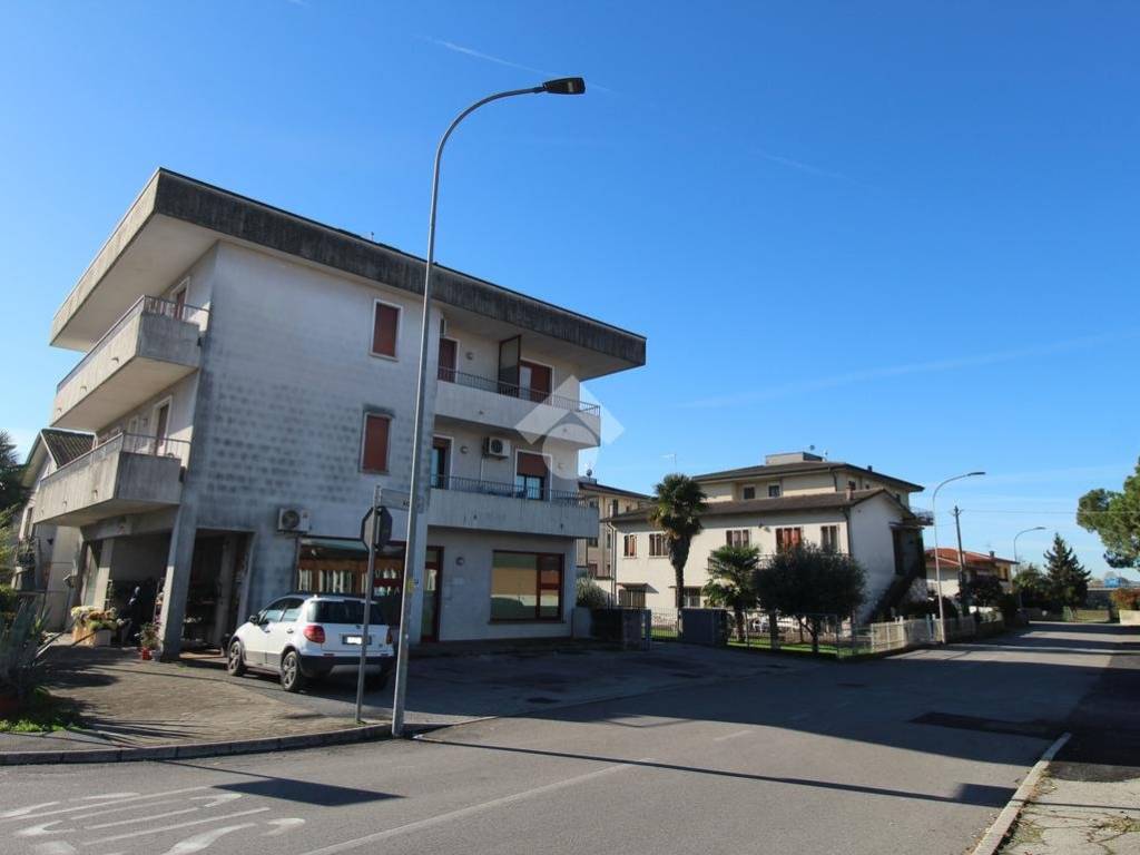 appartamento in vendita a Torri di Quartesolo in zona Marola