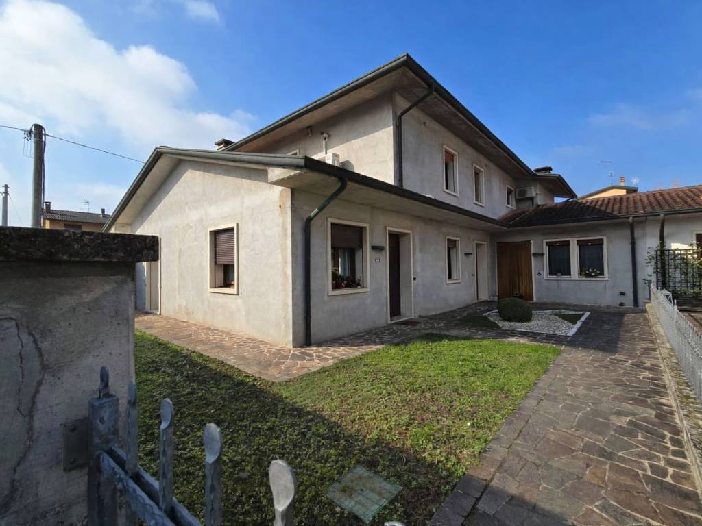 casa indipendente in vendita a Torri di Quartesolo