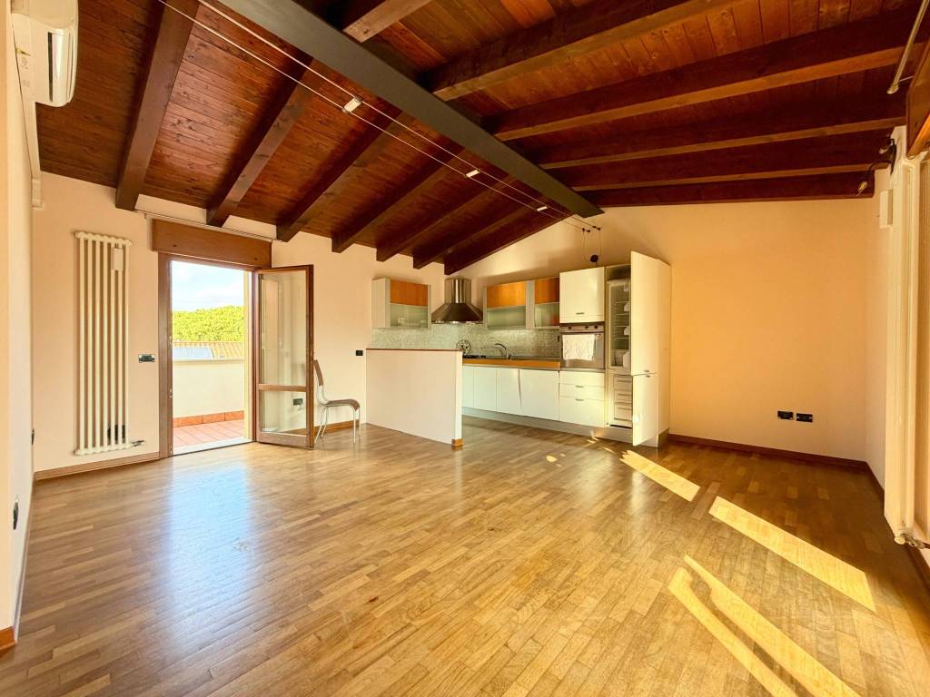 appartamento in vendita a Torri di Quartesolo in zona Lerino