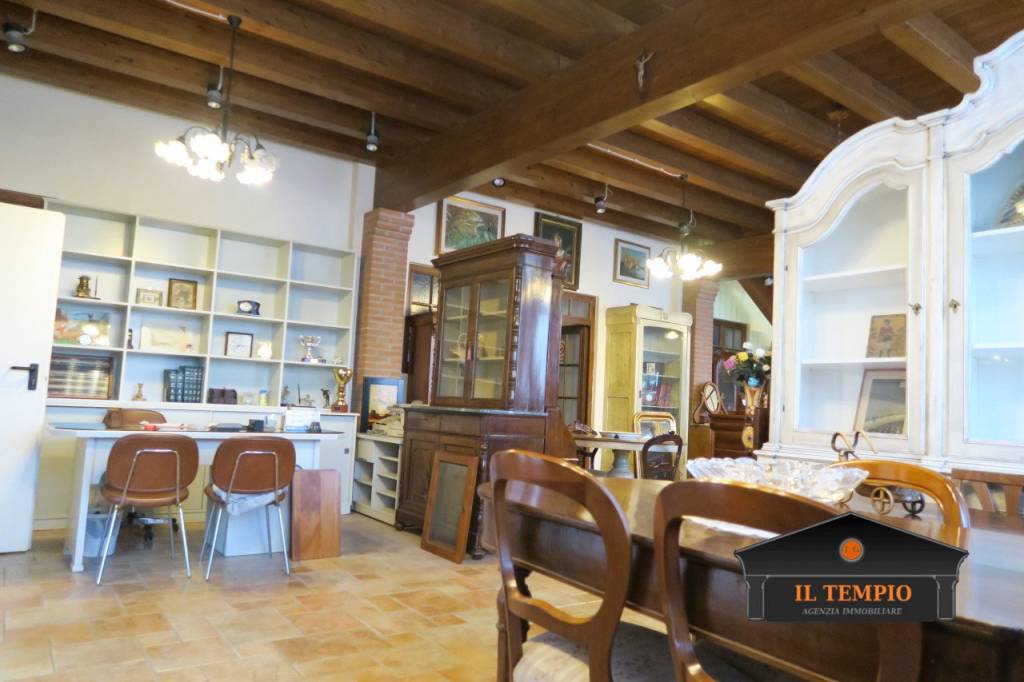 negozio in vendita a Torri di Quartesolo in zona Marola
