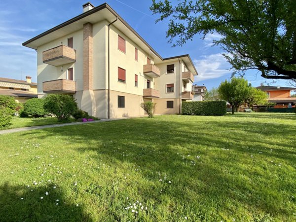 appartamento in vendita a Torri di Quartesolo in zona Lerino