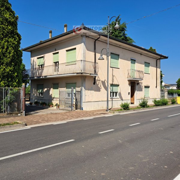 casa indipendente in vendita a Torri di Quartesolo in zona Lerino