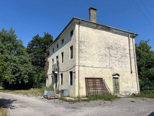 casa indipendente in vendita a Torri di Quartesolo in zona Lerino