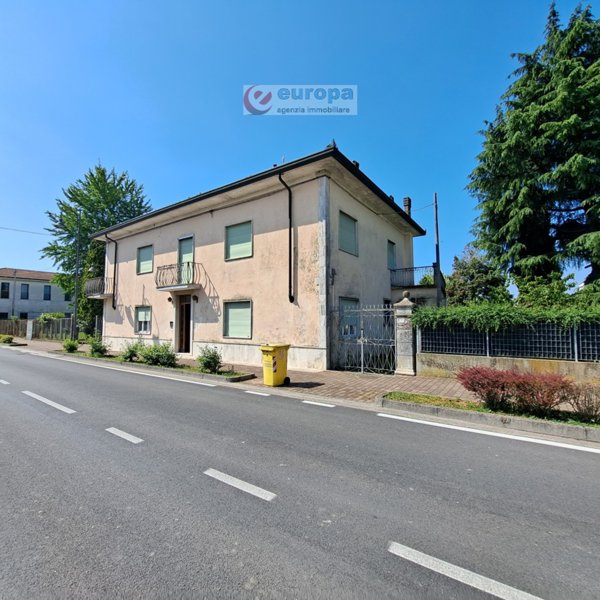 casa indipendente in vendita a Torri di Quartesolo in zona Lerino