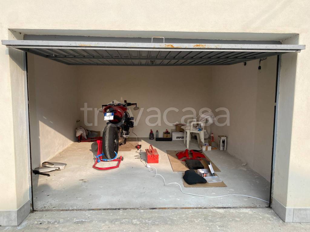 box auto in vendita a Torri di Quartesolo in zona Marola