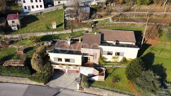 casa indipendente in vendita a Trissino