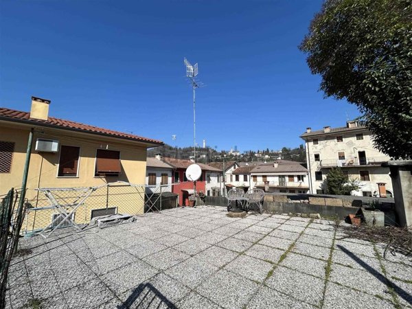 casa semindipendente in vendita a Trissino
