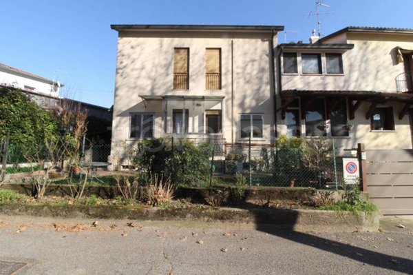 casa indipendente in vendita a Trissino