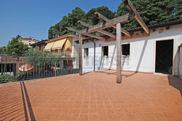 casa indipendente in vendita a Trissino
