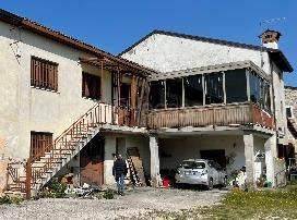 locale commerciale in vendita a Trissino