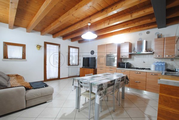 casa indipendente in vendita a Trissino