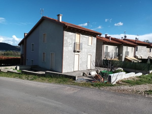 casa indipendente in vendita a Trissino