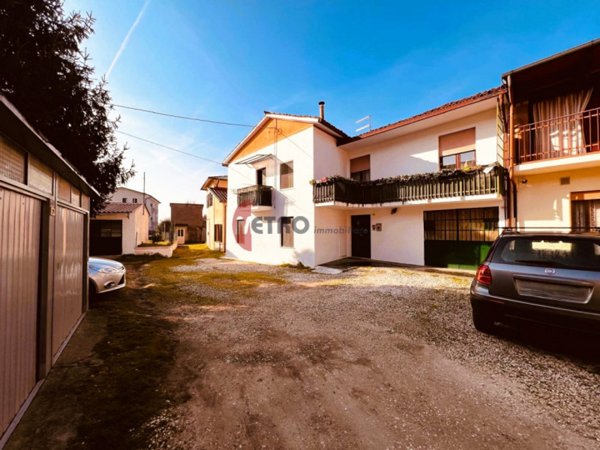 casa indipendente in vendita a Trissino