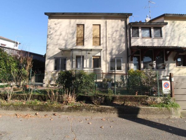 casa indipendente in vendita a Trissino