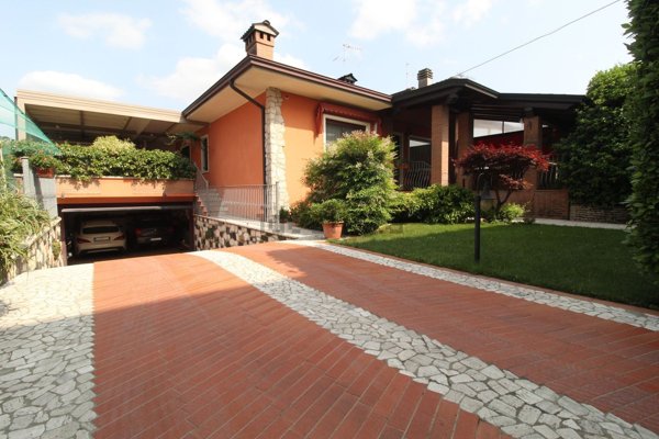 casa indipendente in vendita a Trissino