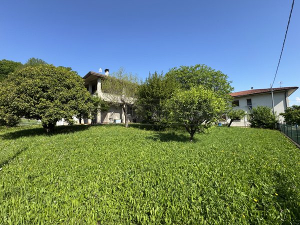 casa indipendente in vendita a Trissino