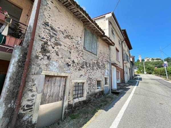 appartamento in vendita a Trissino in zona Lovara
