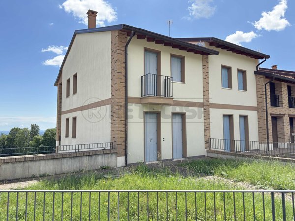 casa indipendente in vendita a Trissino
