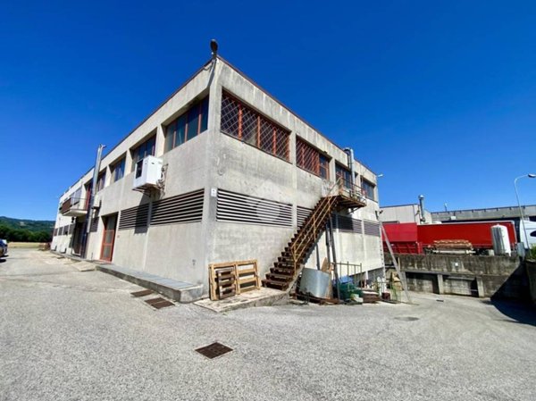 negozio in vendita a Trissino