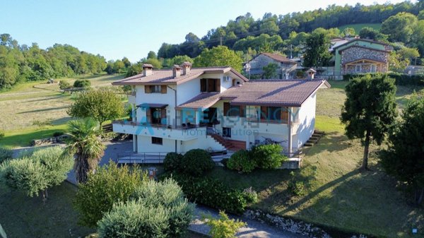 casa indipendente in vendita a Trissino