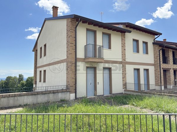 casa indipendente in vendita a Trissino