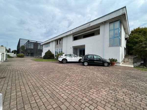 casa indipendente in vendita a Trissino