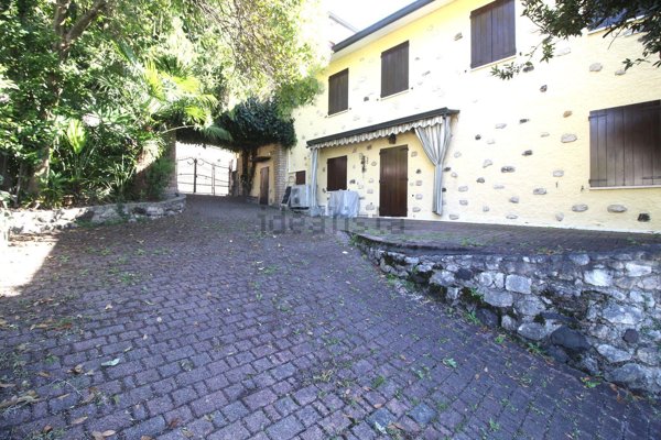 casa indipendente in vendita a Trissino