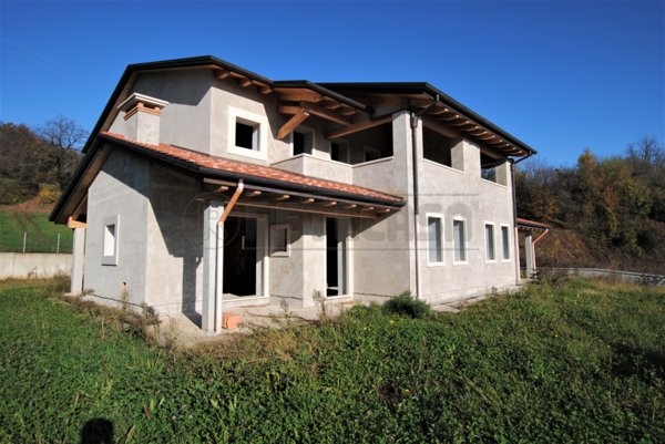 casa indipendente in vendita a Trissino in zona San Benedetto