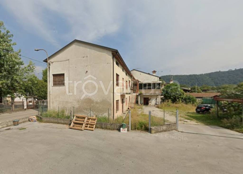 casa indipendente in vendita a Trissino