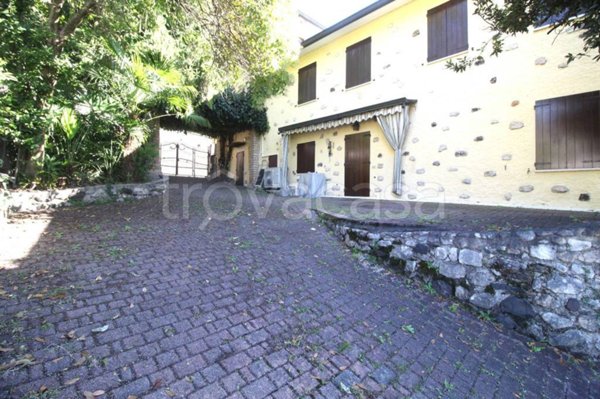 casa indipendente in vendita a Trissino