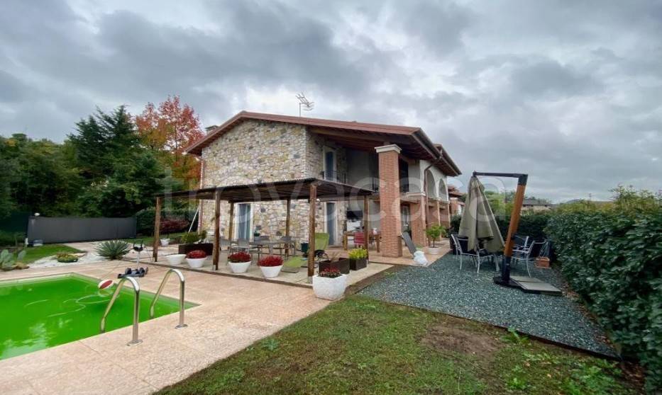 casa indipendente in vendita a Trissino