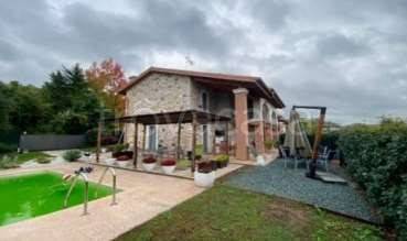 casa indipendente in vendita a Trissino